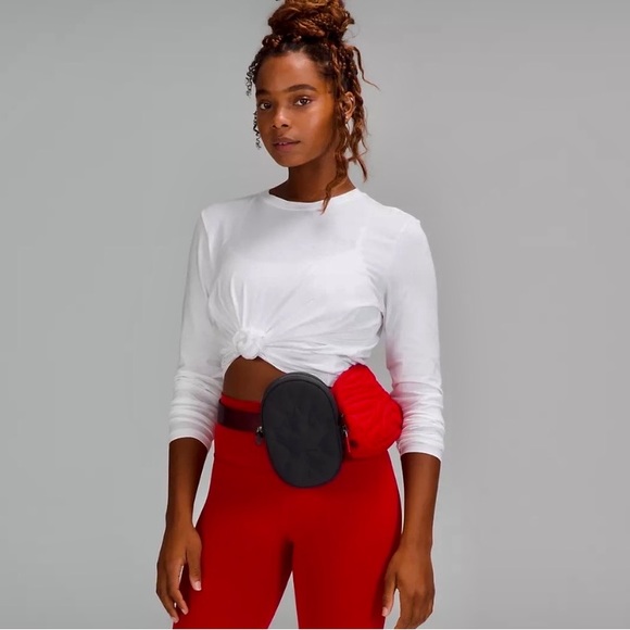 Lululemon Canada future legacy cross body belt bag - Picture 2 of 6